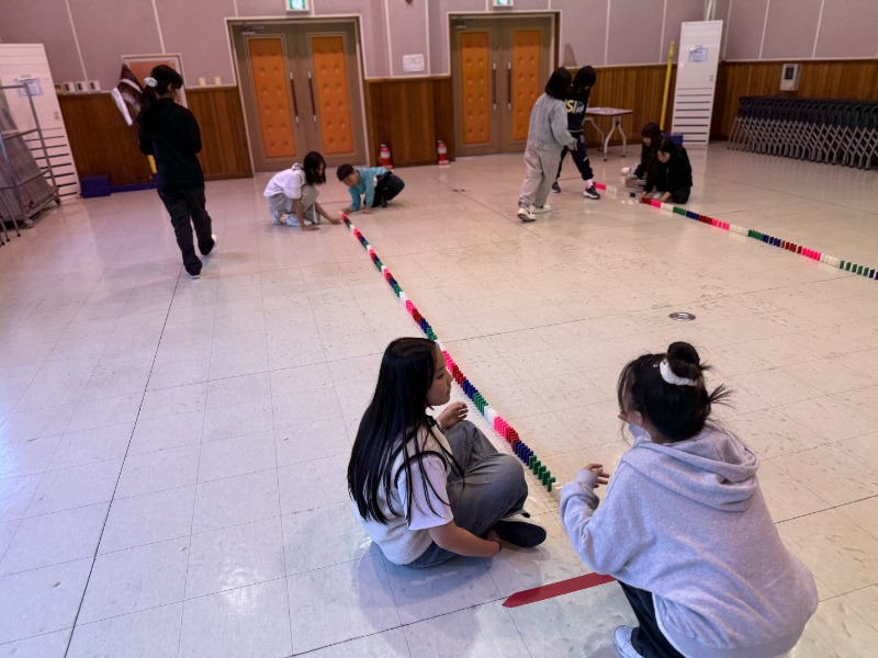 막상막하 릴레이 쌓기.jpg