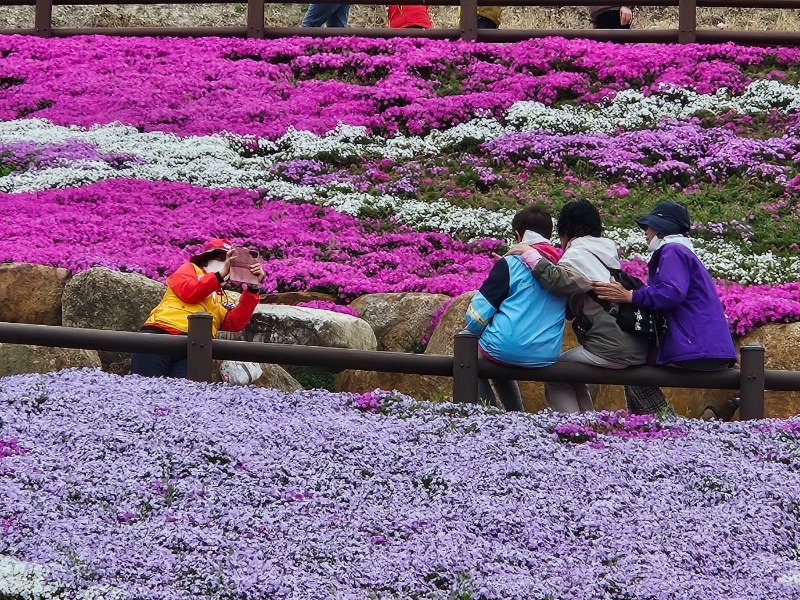 어르신 야외나들이 사진2.jpg